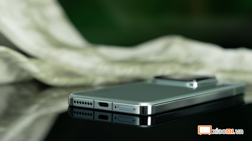 Xiaomi 14 và Xiaomi 14 Pro được trang bị khung viền Titan sang trọng và tinh tế.jpg